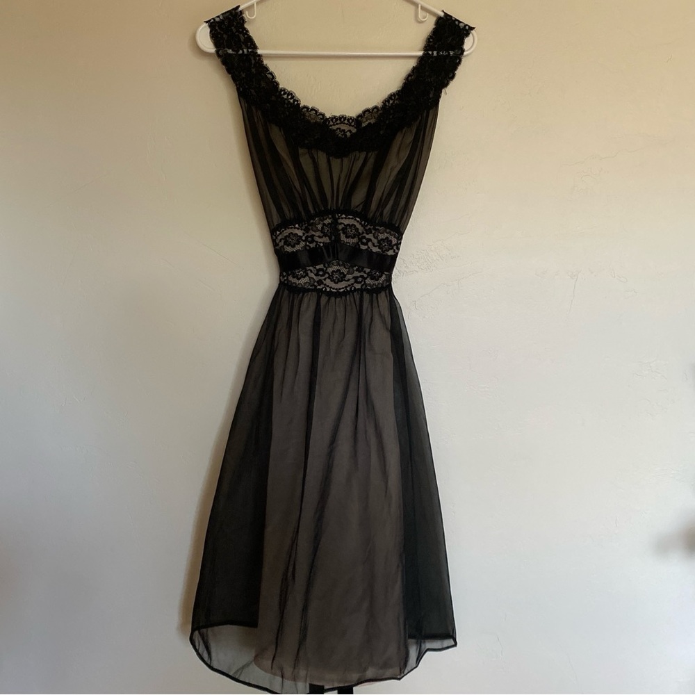 Vintage Vanity Fair 1950s Nightgown size Small